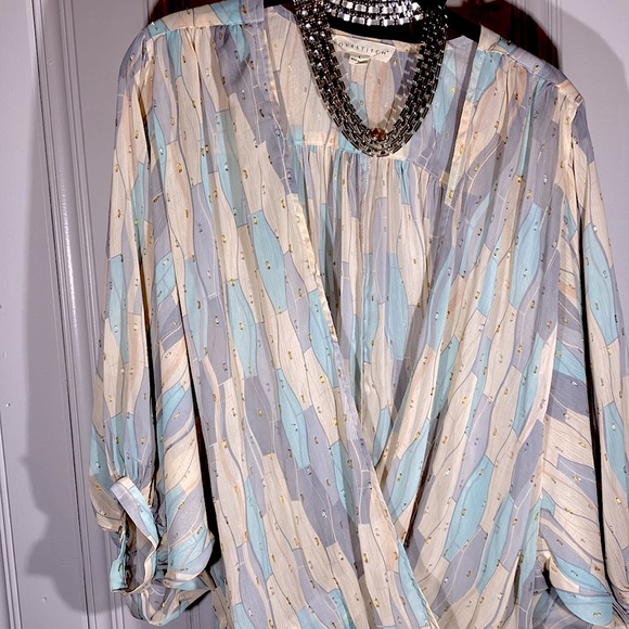 Lovestitch Hi-Lo Pastel Colored Blouse - Picture 5 of 15